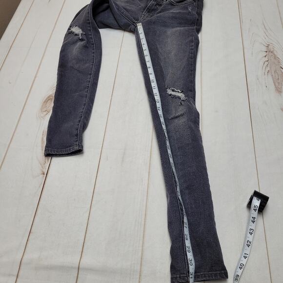 Levis 711 Mid rise gray ripped skinny jeans - Picture 9 of 9